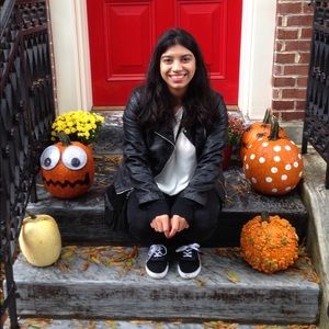 Meet your Posher, Camila